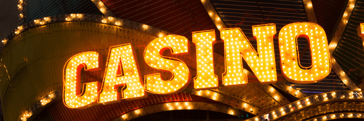 bd222 Aviator backdrop with a dramatic sky-themed crash-game scene